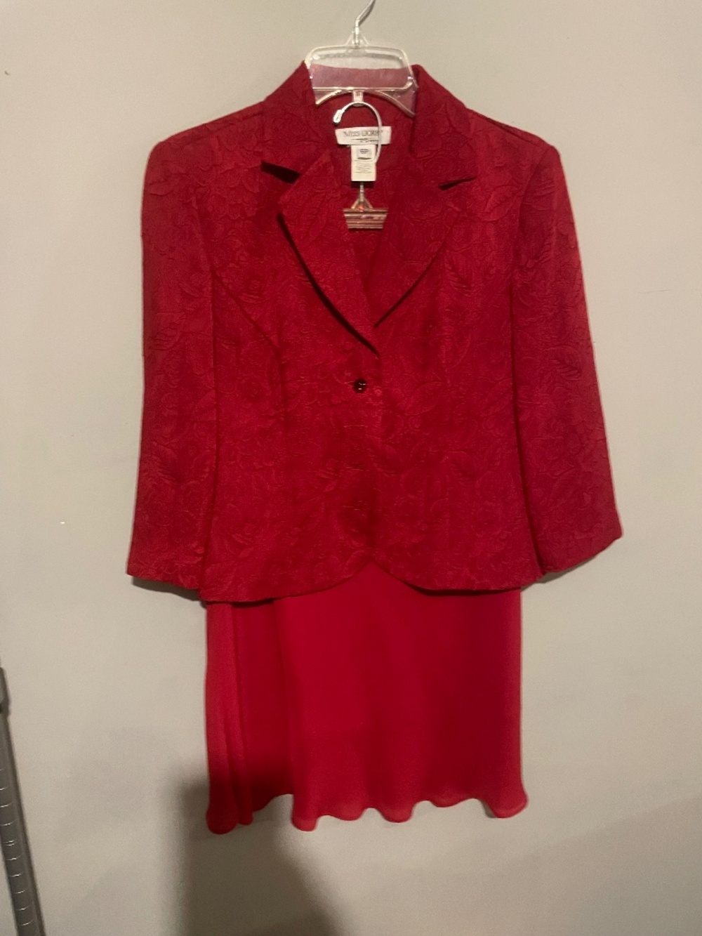 Miss Dorby petite size 8P. Two piece red women’s skirt set.